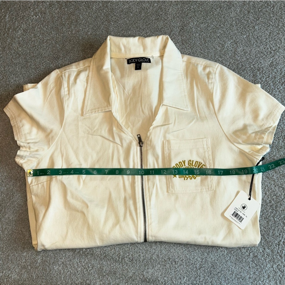 Body Glove Cream Jumpsuit with Elegant Design - Picture 6 of 10